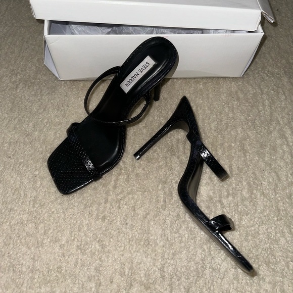 Steve Madden Michele Black Snake High Heel - Picture 4 of 7